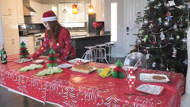 Scopate di famiglia hardcore per Natale - 2 image
