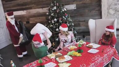 Scopate di famiglia hardcore per Natale - 6 image