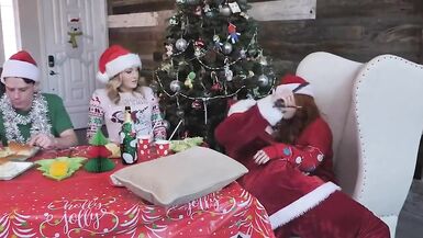 Scopate di famiglia hardcore per Natale - 7 image