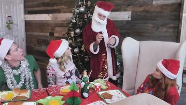 Scopate di famiglia hardcore per Natale - 8 image