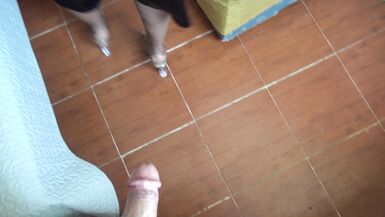 Ho sorpreso il mio figliastro diciottenne a masturbarsi sulle mie mutandine sporche!!! - 11 image