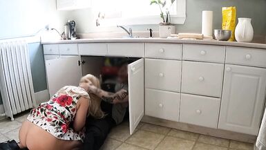 Bored Milf films herself fucking a handyman - 5 image