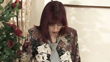 Inexperienced guy seduces mature woman