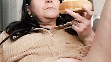 Fucking eating and caressing my vagina, how delicious - 4 image