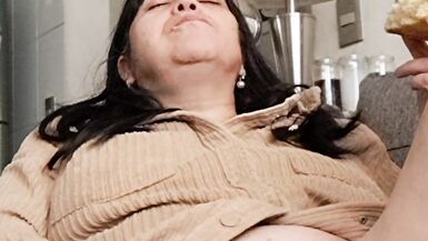 Fucking eating and caressing my vagina, how delicious - 7 image