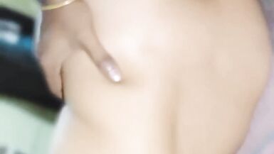 Padosan chhinar bhabi ka juicy chut dekh ke raha nahi gaya. Оттрахали и выебали - 15 image