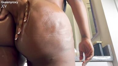 Ebony Oily Ass Clench And Twerk - 3 image