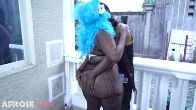 Elle est sexuellement ouverte