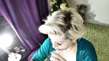 Makeup lessons from a famous married Russian porn star Aimee Hot MILF (aka AimeeParadise)... - 3 image