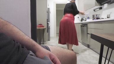 Sorpreso a masturbarsi mentre guarda la mia enorme matrigna Hijab. - 2 image