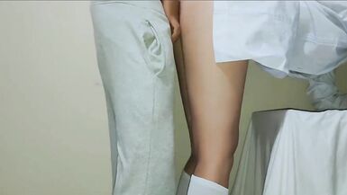 我毫不犹豫地打烂了一个滥交的漂亮女孩的屁股 - 硬梆梆的性爱打烂了一个没有经验的拉丁女孩的美味阴部 - 13 image