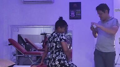 Ma belle-mère ma invité dans un hôtel pour baiser