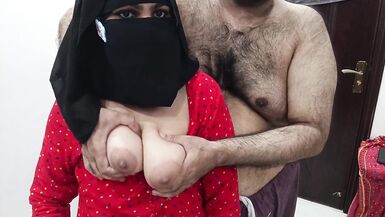 Belle-fille Desi en Hijaab baisée par son beau-père