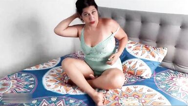 Üvey kardeşim yapay penisimle çok ateşli bir video kaydetmeme yardım ediyor ve sonunda onu beceriyorum - Double Penetration - Spanish Porn - 3 image