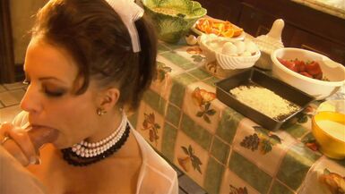 Follando milf mamá en la cocina - 7 image