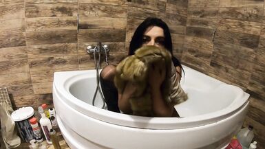 Milfycalla- Pee Play in Bathtub While Wearing a Fur Coat and Pantyhose 198 - 14 image