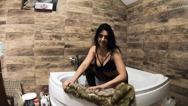 Milfycalla- Pee Play in Bathtub While Wearing a Fur Coat and Pantyhose 198 - 8 image