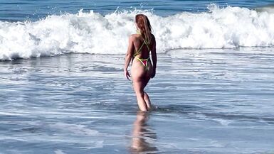 5 Minutes of Hot MILF - 15 image