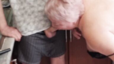 Mother-in-law jerks off to a cumshot before lunch - 7 image