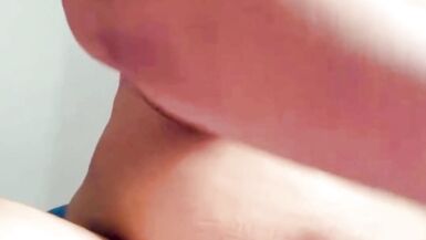 Busty anneler göğüsler yağlanmış