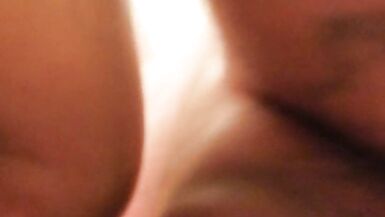 Sexy MILF gets su agradable culo follada y profundo anal creampie POV - 14 image