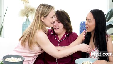 Step Familys Creampie Cuddles - Ophelia Kaan, Bianca Bangs, Axel Haze - 3 image