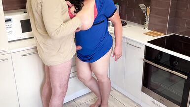 Mature MILF attendait que son gros cul soit baisé dans lanal