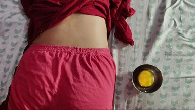 Küçük Hintli üvey kız kardeşim bana masaj yapıyor ve işler ters gidiyor - 1 image