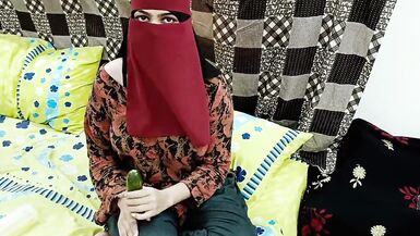Desi Stepmom in Hijaab Playing With Cucumber - 3 image