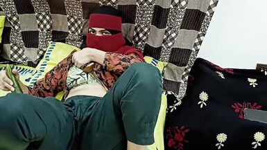 Desi Stepmom in Hijaab Playing With Cucumber - 5 image