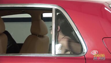 Busty slut gets her tight asshole pounded in the car - 3 image