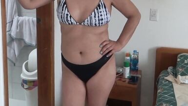 On the beach I masturbate watching as stepmom puts on a bikini to go in search of a man - 6 image