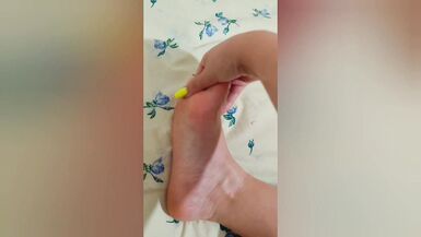 A video for fans of my inexperienced shaved legs - 14 image