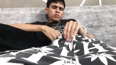 My little stepsister is doing exercises and I help her with her cardio and I fuck her hard - Spanish porn - Russian porn - 4 image