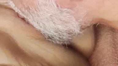 Licking juicy cocha and ends up in her tail