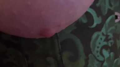 Milf Frau in einem Korsett bekommt ihre nasse Pussy gefickt