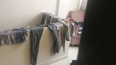 mon mari cocu me regarde me faire baiser par le voisin inexpérimenté dans le salon - 3 image