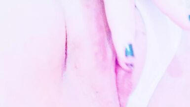 Masturbating my pussy nicely on webcam