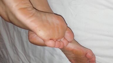 Amatör Sarışın Olgun Karı Çıplak Sabahın Keyfini Çıkarıyor - 5 image