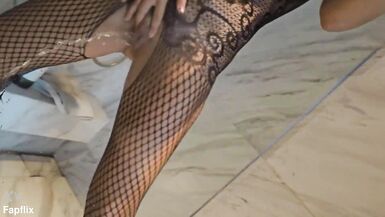 Dirty! Sexy hairy MILF Pisses In The Shower And Then Gets Fucked - 10 image