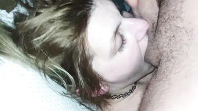 Homemade Amateur Slut in sexy Lingerie Sucking Big Cock with Cum on her Face (en anglais seulement) - 13 image