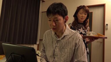 Elle est toujours active ! La grand-mère qui mangerait ses propres descendants (8 heures) Vol. 4-2