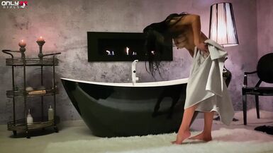 Only3X Girls - Classy Shalina Devine 浪漫的肛交在浴缸 (1080) - 2 image