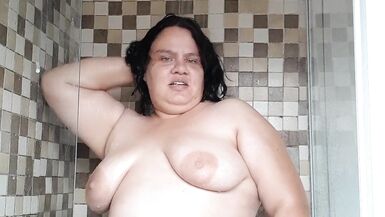 Bbw развлекаются во время шоу. - 2 image
