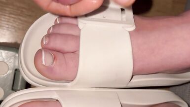 Feetlover ayaklara boşalmak - 11 image
