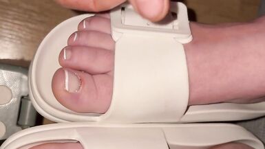 Feetlover ayaklara boşalmak - 14 image