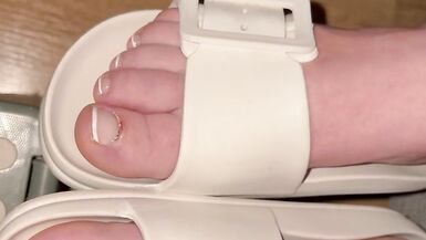 Feetlover ayaklara boşalmak - 2 image