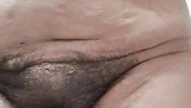 Mature milf creams her hairy pussy - 10 image