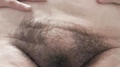 Mature milf creams her hairy pussy - 7 image