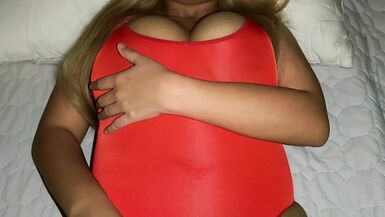 Hot milf after swimming - 1 image